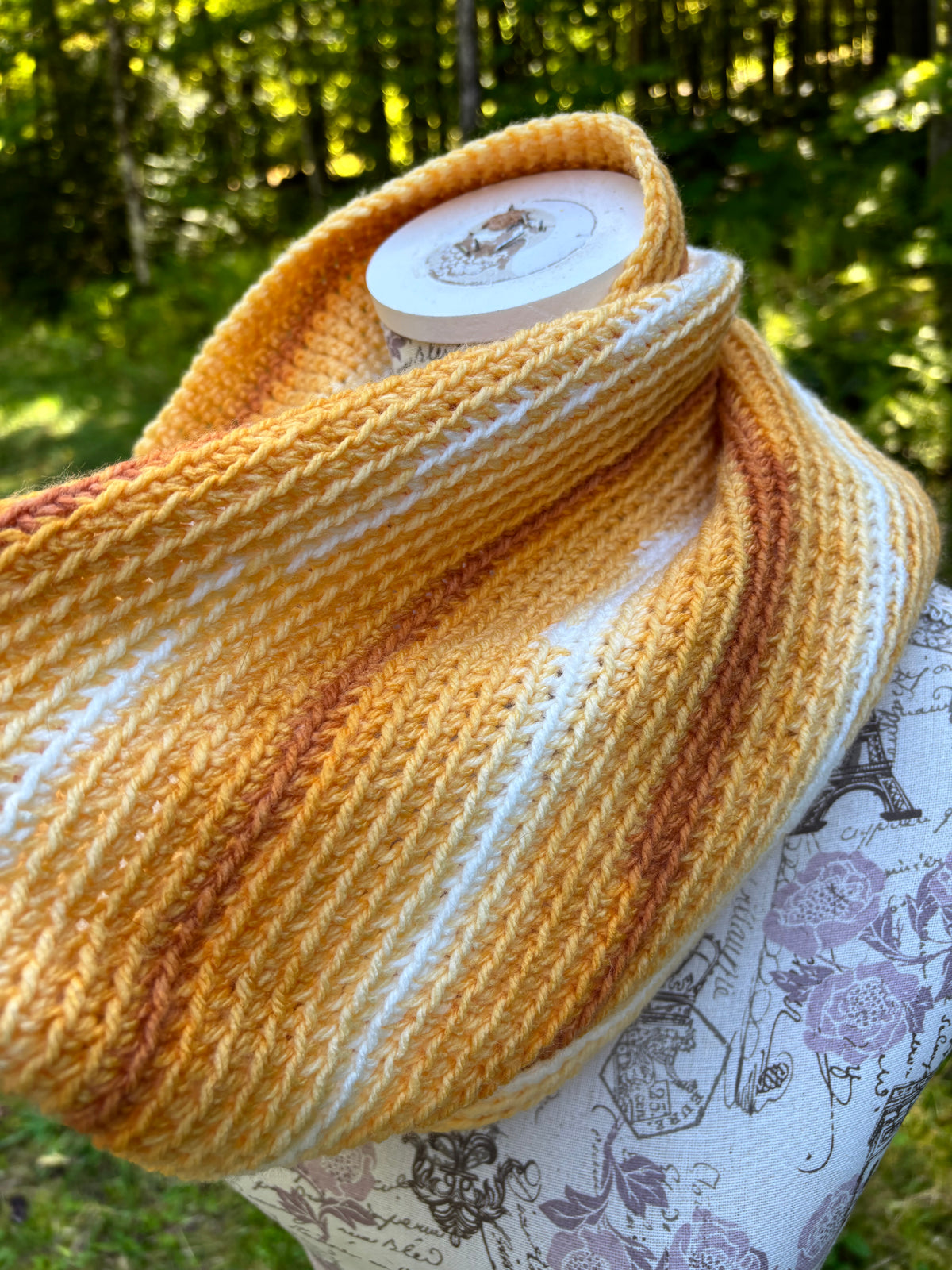 Crochet Cowl Yellow and White