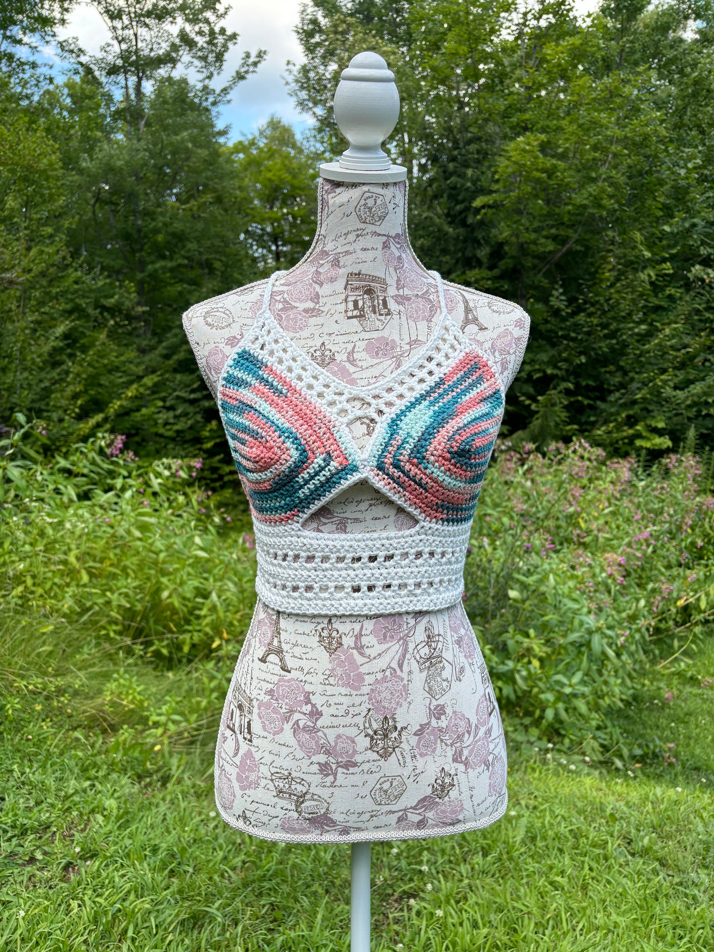 River Dahlia Crochet Top Coral Seas and White Large