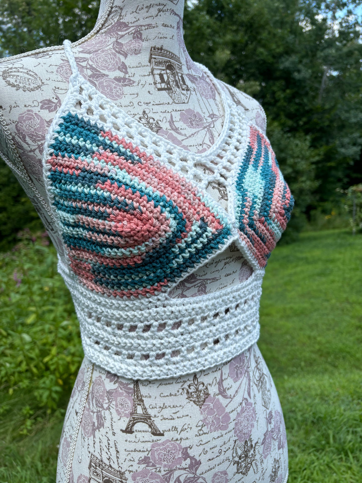 River Dahlia Crochet Top Coral Seas and White Large