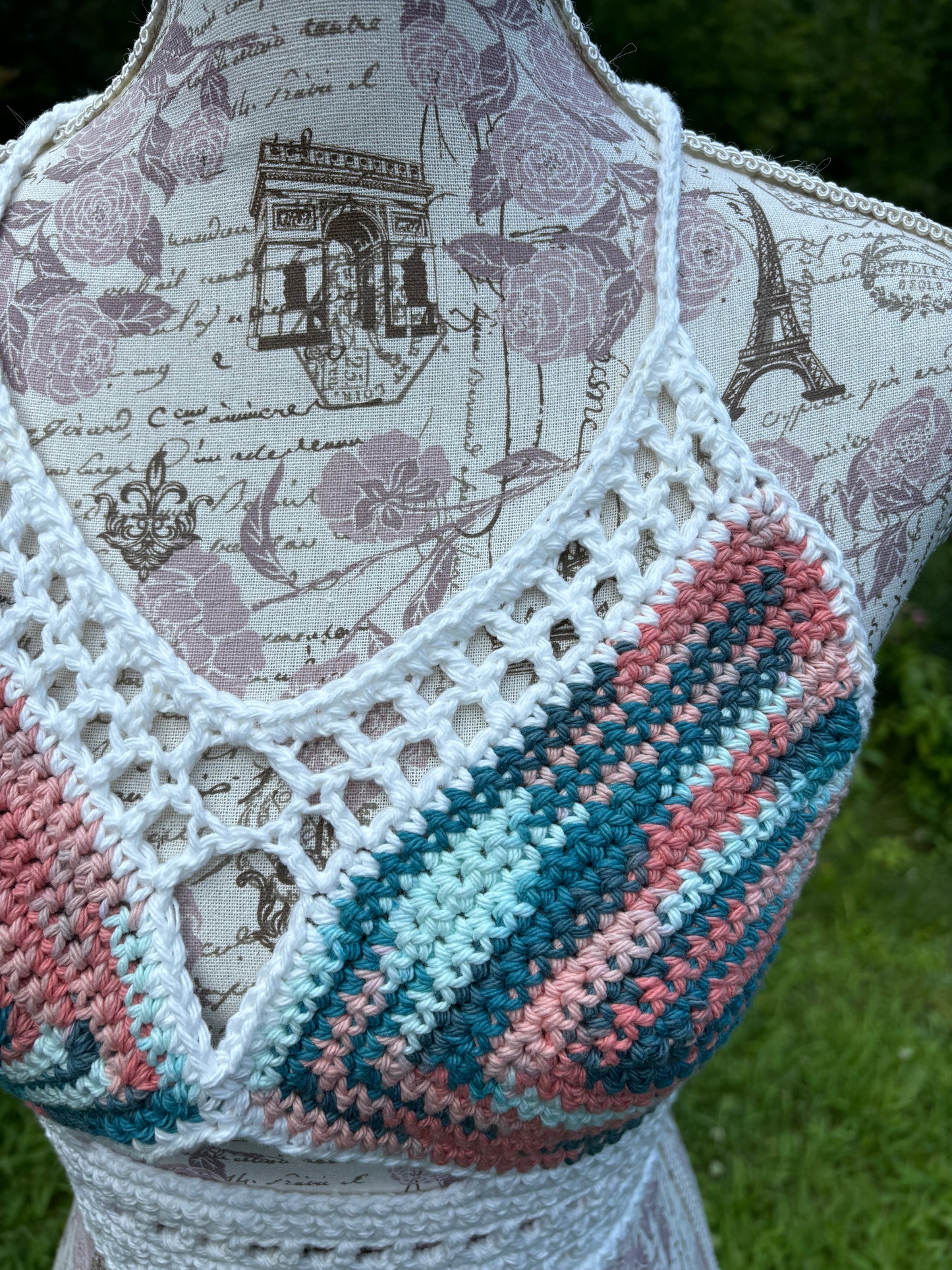 River Dahlia Crochet Top Coral Seas and White Large
