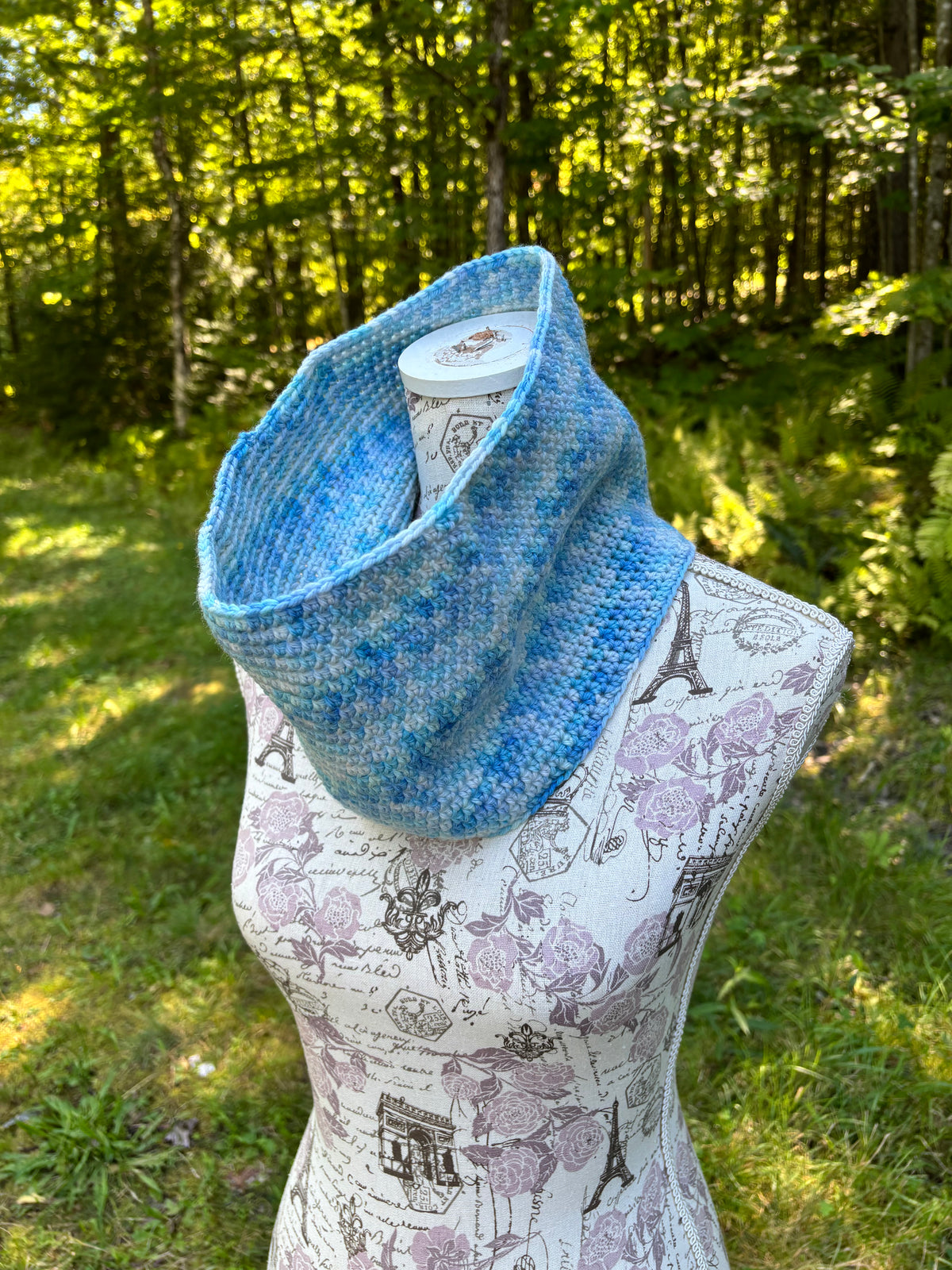 Simple Crochet Cowl Blue