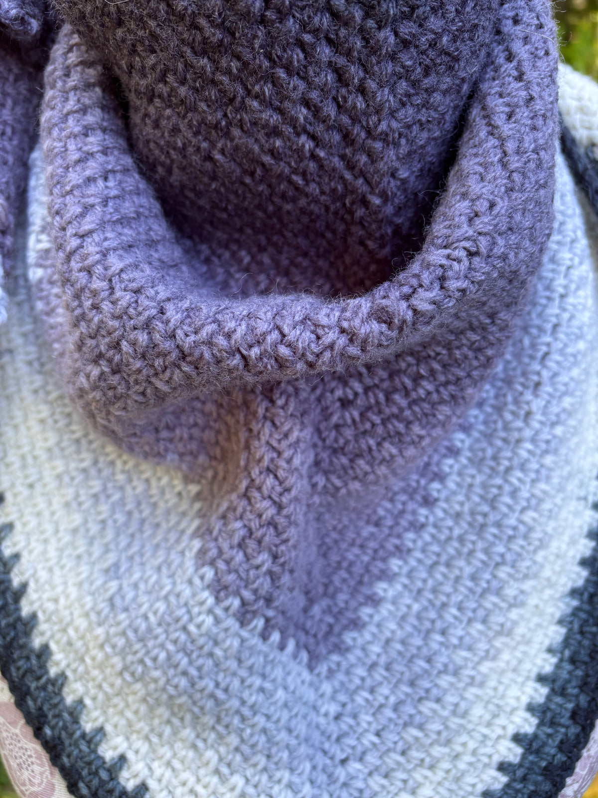 Moss Stitch Triangle Scarf Gray Scale