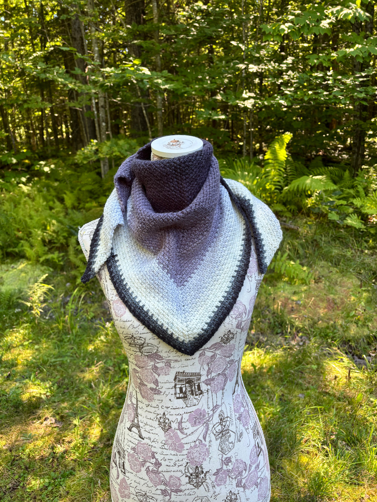 Moss Stitch Triangle Scarf Gray Scale
