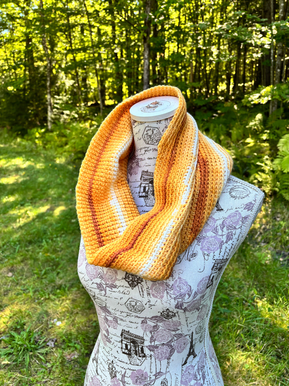 Crochet Cowl Yellow and White