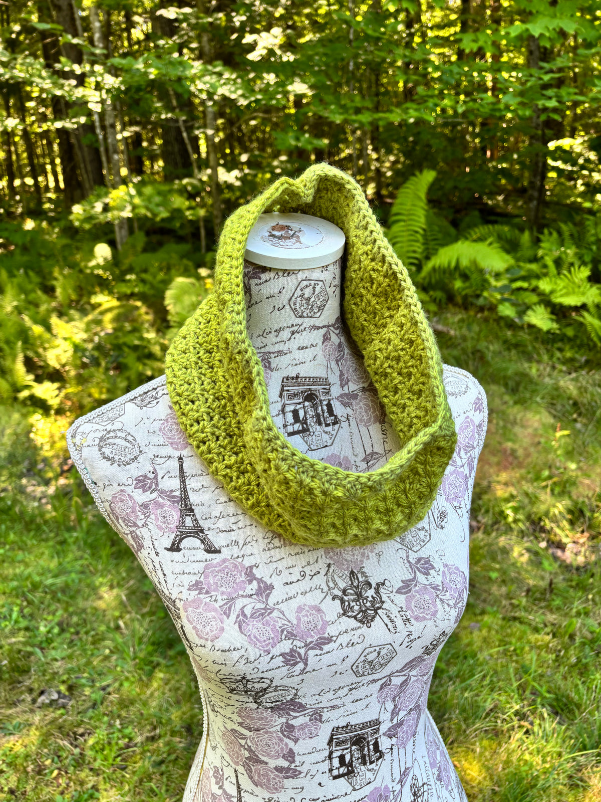 Crochet V Stitch Cowl Green