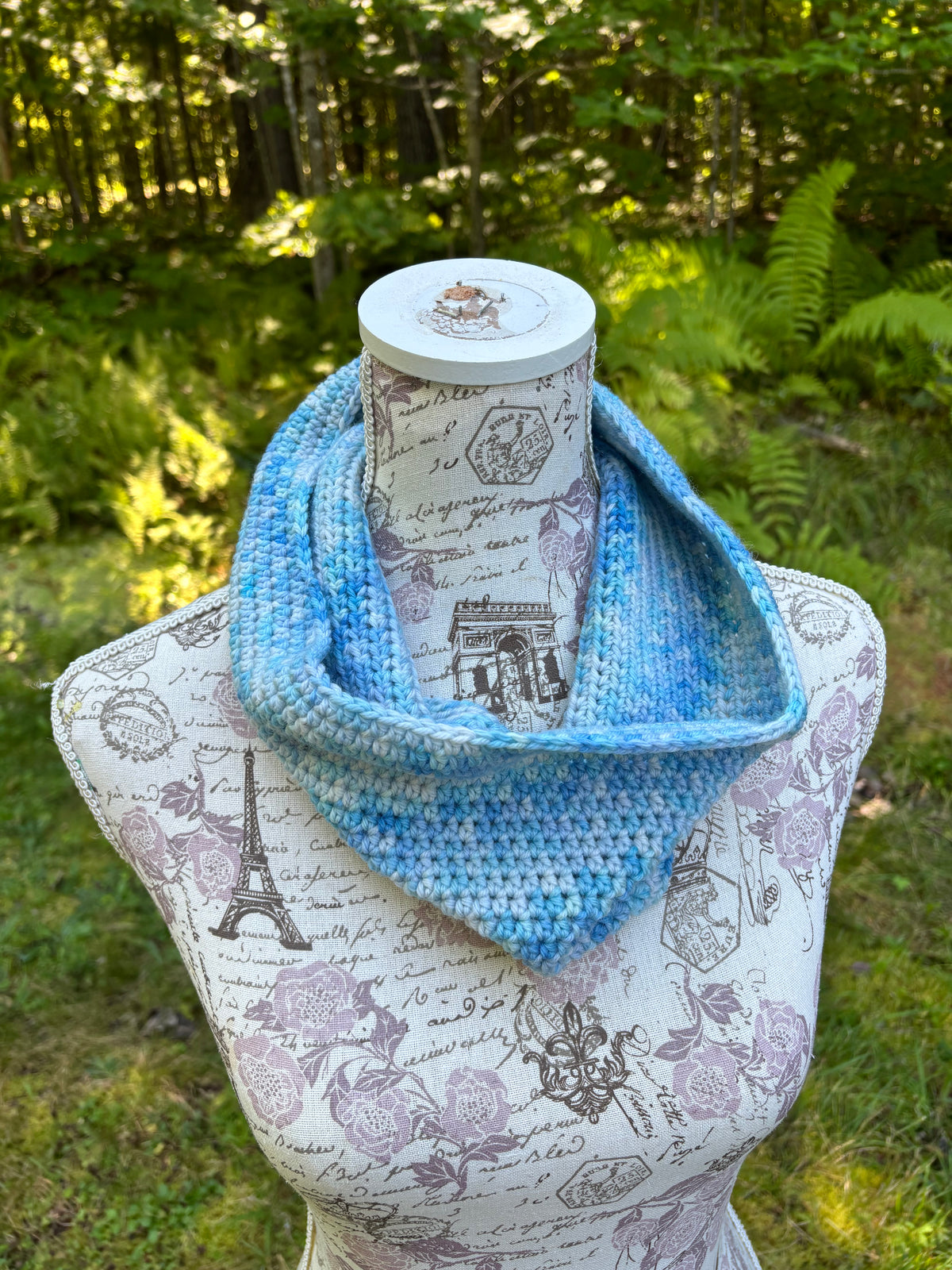 Simple Crochet Cowl Blue
