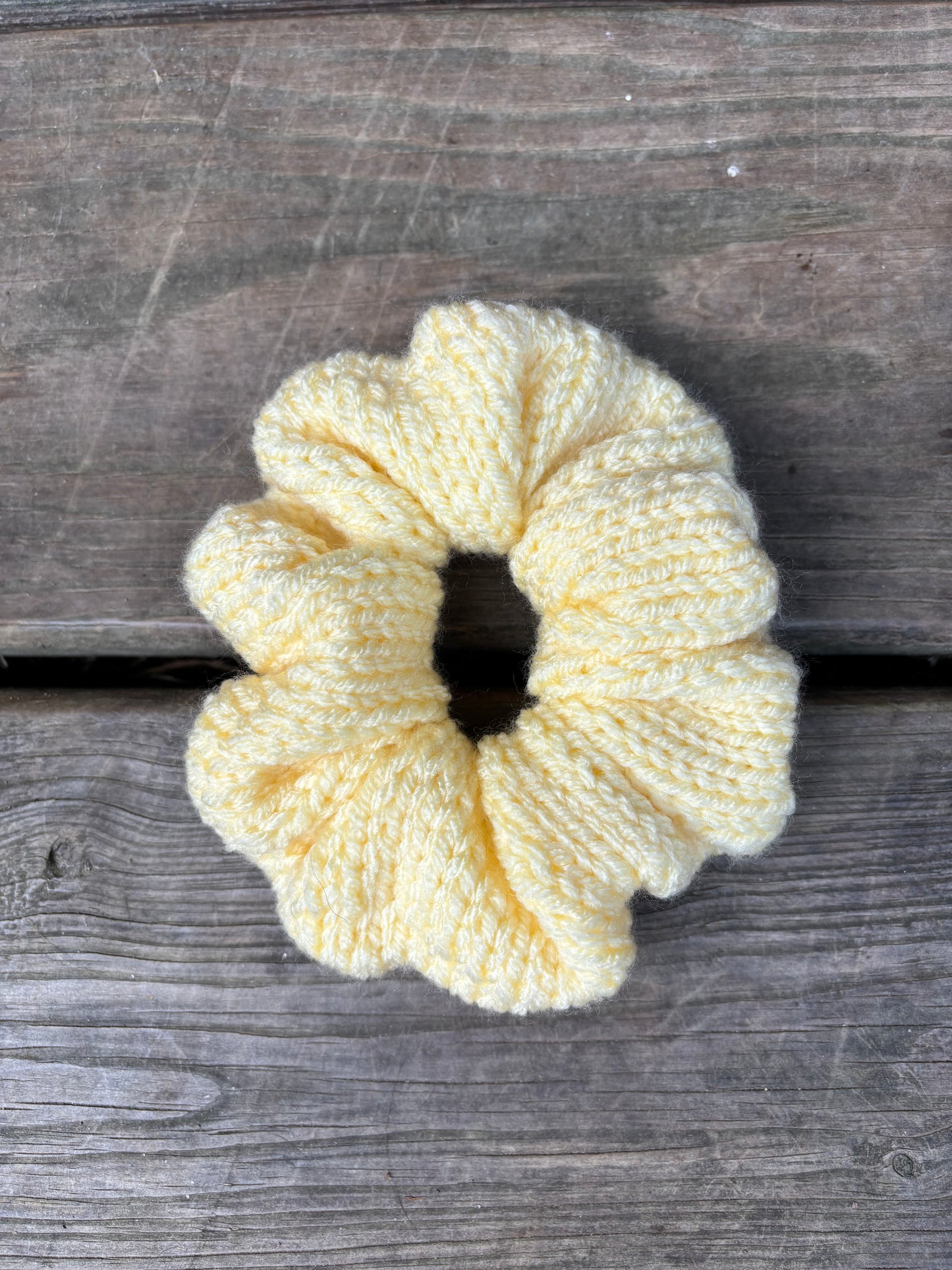 Knit Scrunchie Pale Yellow